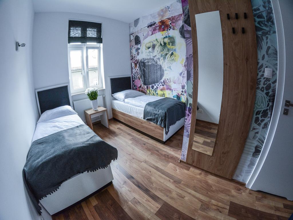 Mariacka 13 Wygodne Spanie Katowice Bagian luar foto